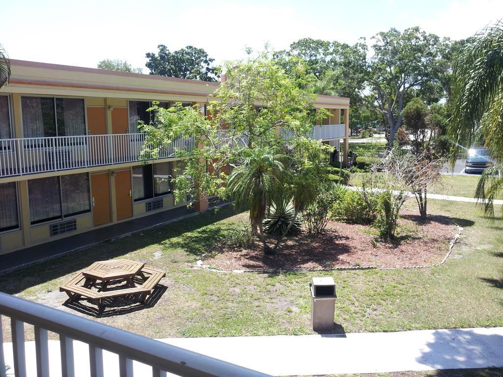 Quality Inn Saint Petersburg North-Tampa Bay Exterior photo